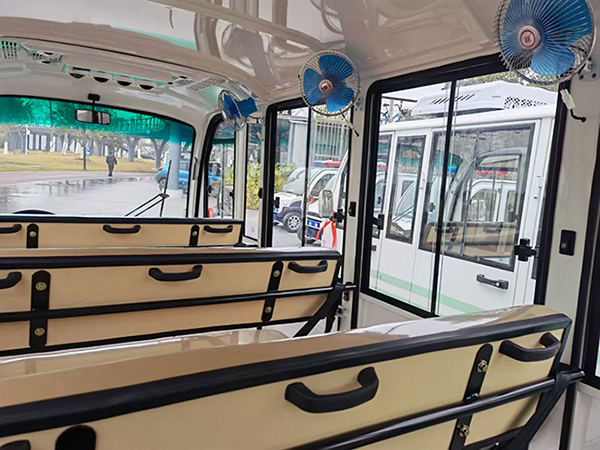 11座封閉電動(dòng)觀光車內(nèi)飾 11座封閉電動(dòng)觀光車內(nèi)飾